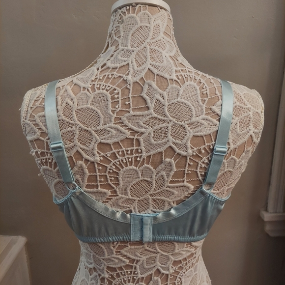 NEW PLUSFORM Instant Shaping Light Blue Lace Keyhole Unpadded Bra - Picture 7 of 12